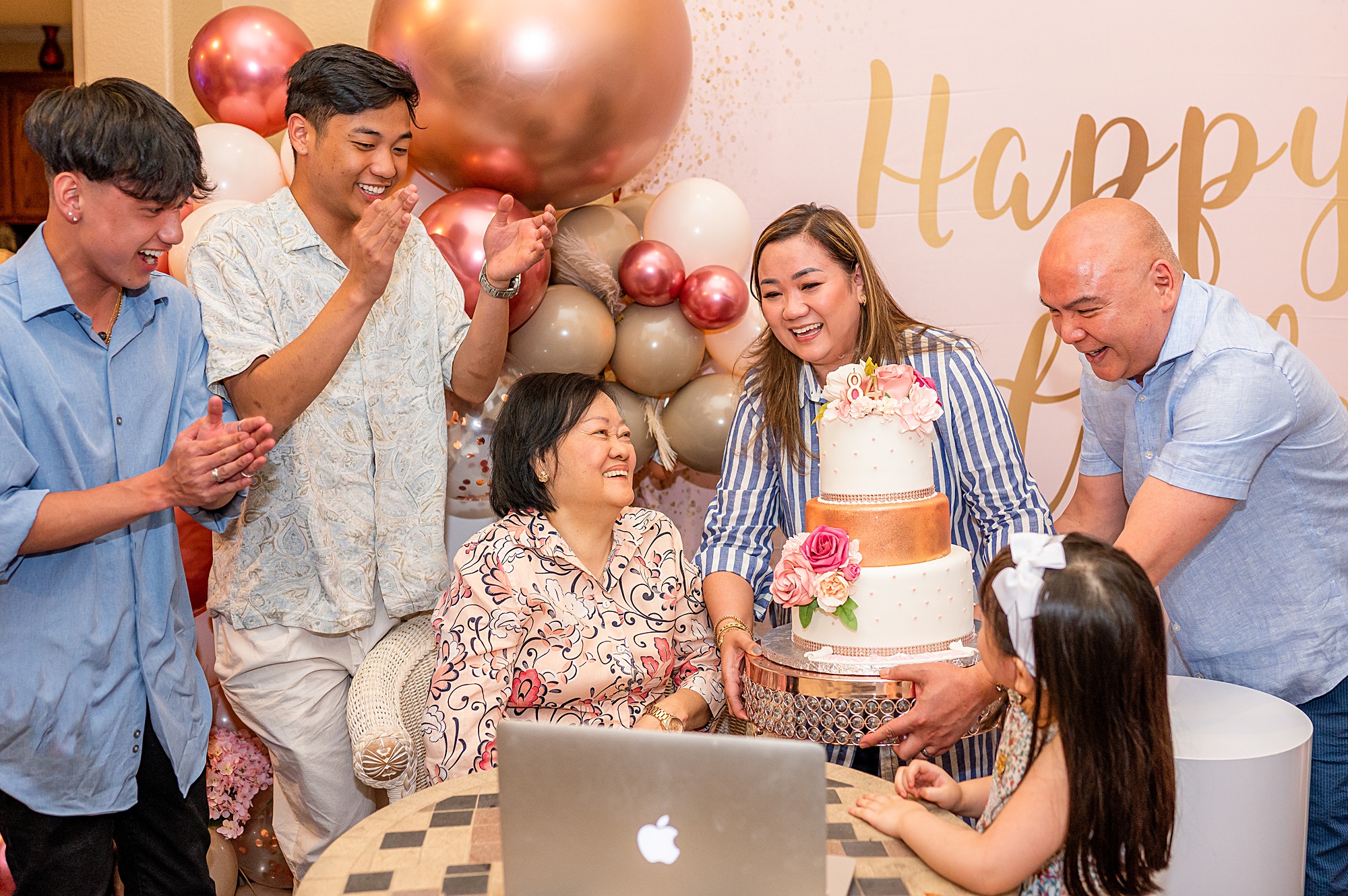 Cake blowing posing idea