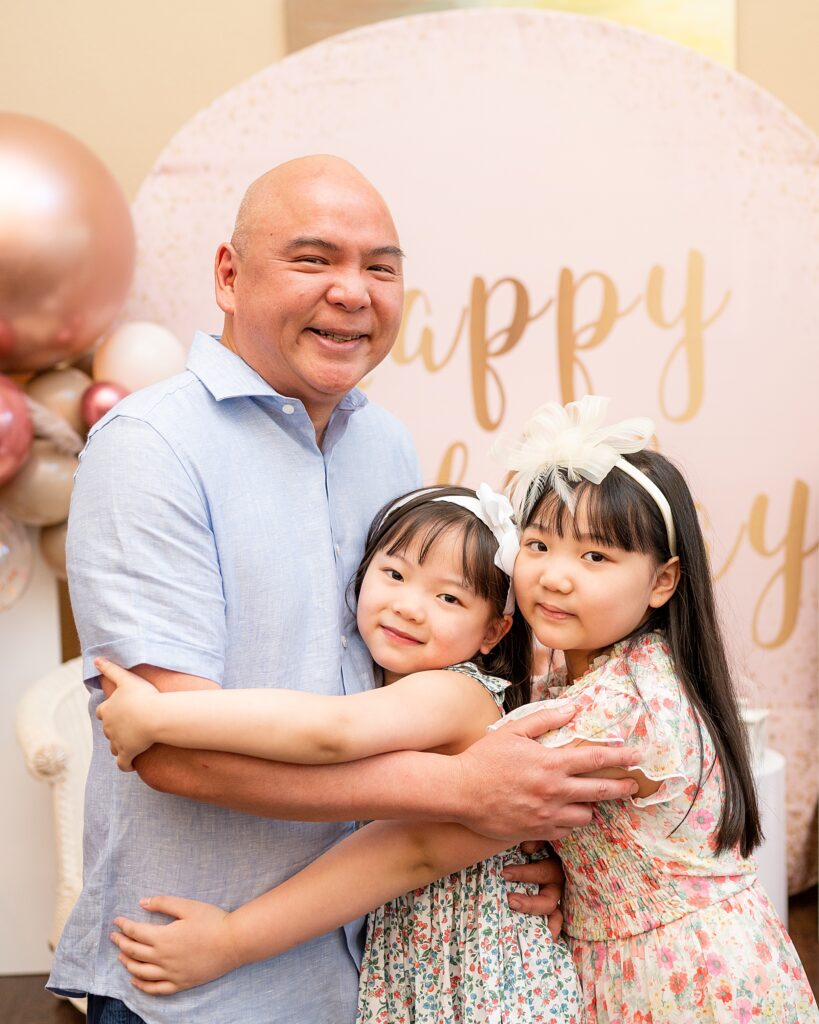 father and daughter posing idea