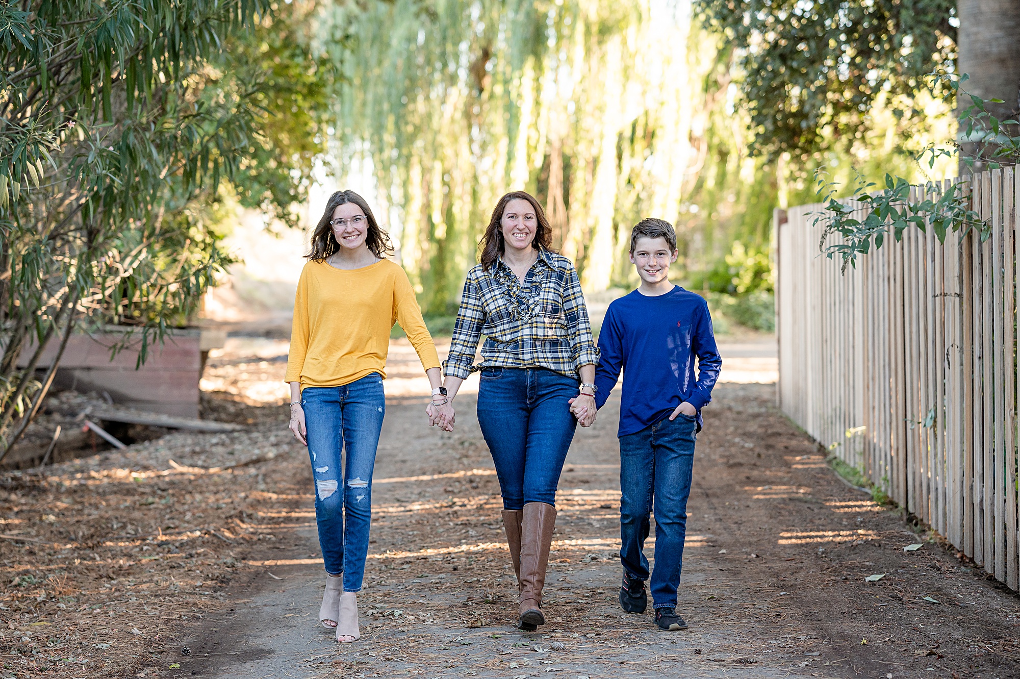 family walking pose idea