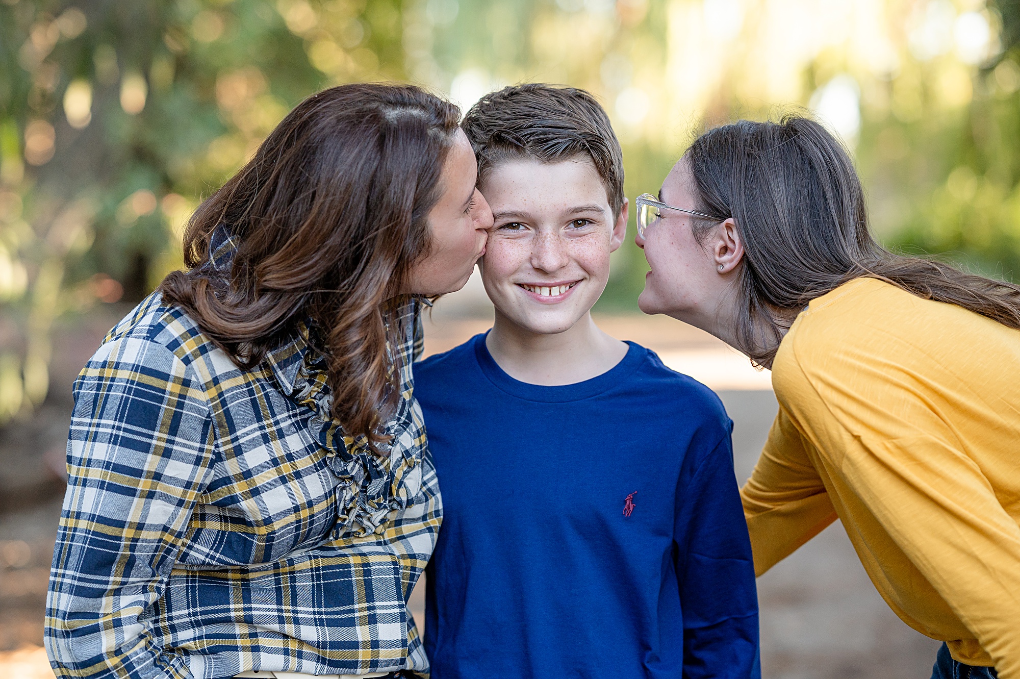 Family kissing fun posing idea