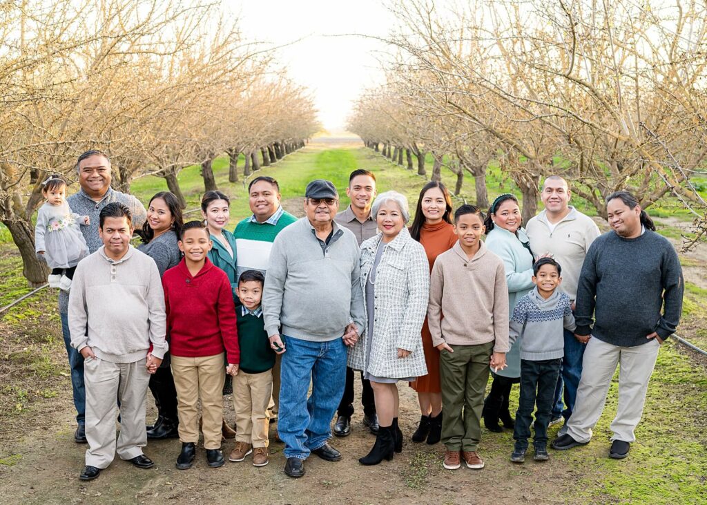 extended family session pose idea