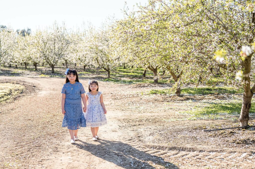 Little girls walking pose idea