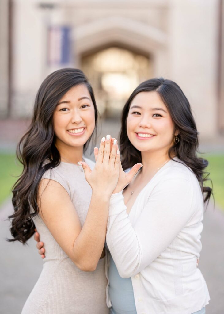 Alpha Phi sorority sisters ivy leaf pose