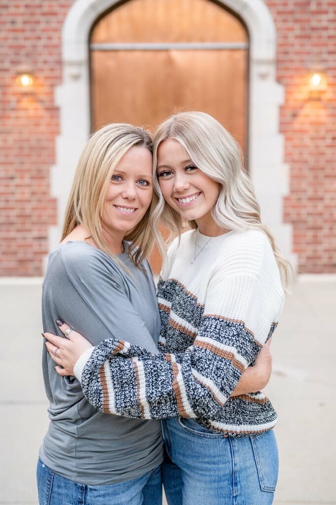 Mom and daughter posing idea